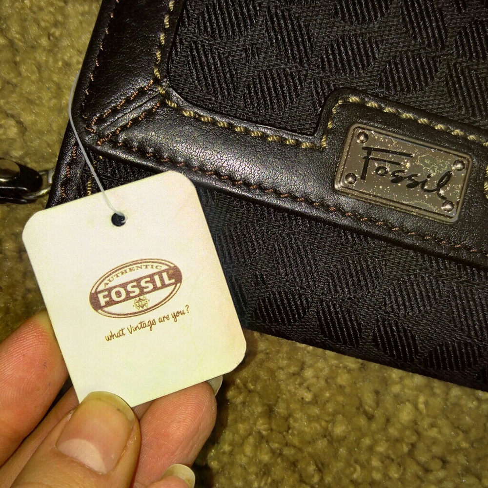 Black fossil wallet